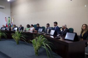 CÂMARA DE ITAGUARA ENTREGA TÍTULOS DE CIDADÃO HONORÁRIO EM SESSÃO SOLENE MARCADA POR CASA CHEIA E EMOÇÃO