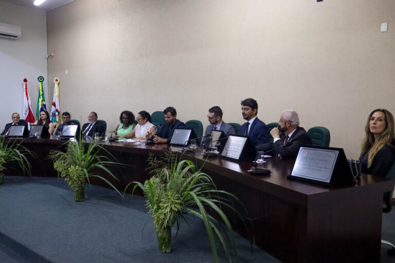 CÂMARA DE ITAGUARA ENTREGA TÍTULOS DE CIDADÃO HONORÁRIO EM SESSÃO SOLENE MARCADA POR CASA CHEIA E EMOÇÃO