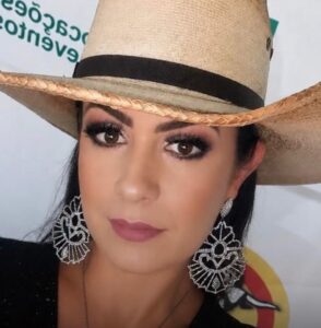 MULHER É MORTA FACADAS EM BAR NO CENTRO DE PIRACEMA